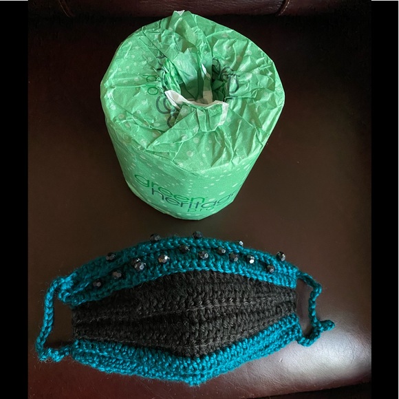 Decorative Hand-Knitted Face Mask - Picture 6 of 9